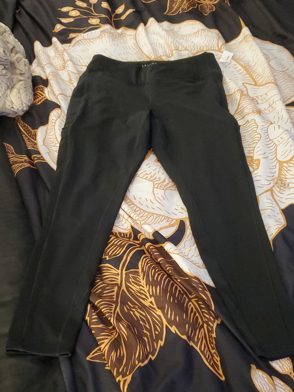 Black Women's Leggings Fleece Lined Zip Side Pockets NWT